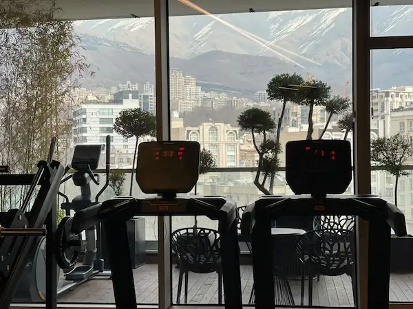 بهترین سالن بدنسازی نیاوران آقایان با امکانات کامل