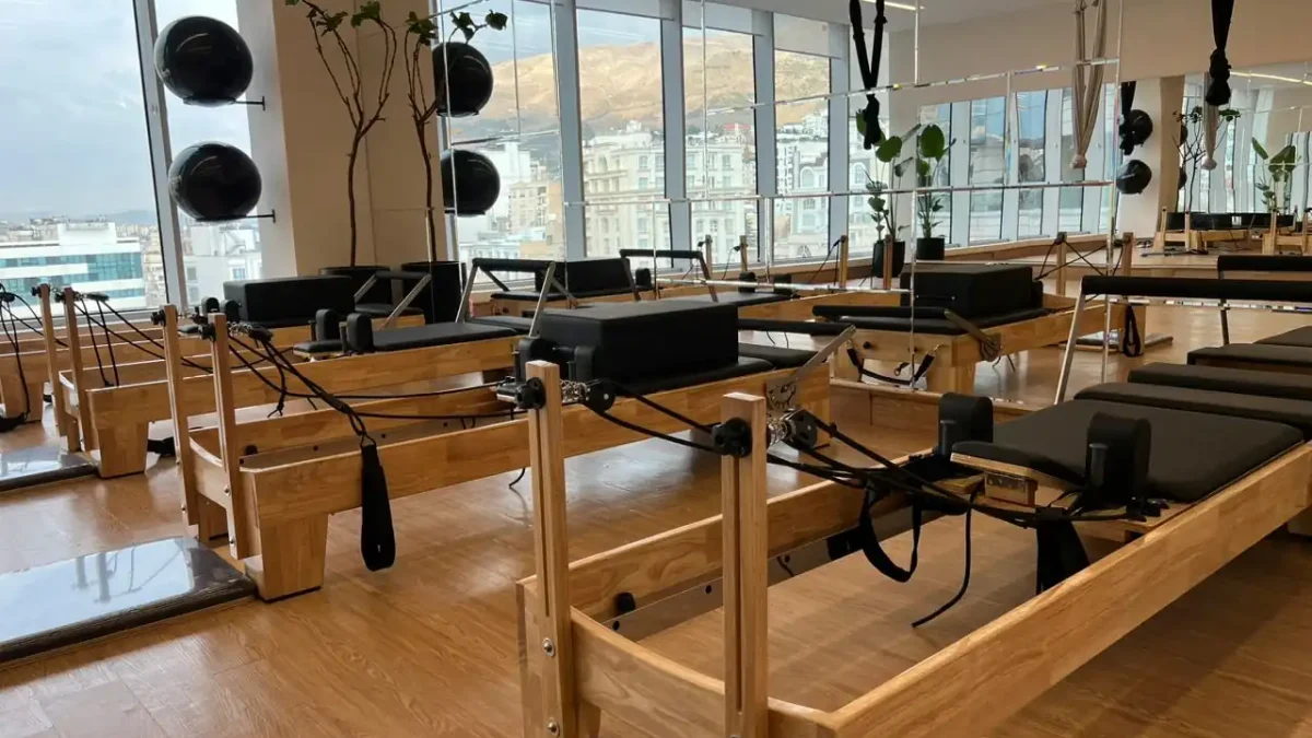 بهترین باشگاه بدنسازی آجودانیه + ریفورمر + یوگا + TRX + CX + Xbody و فانکشنال