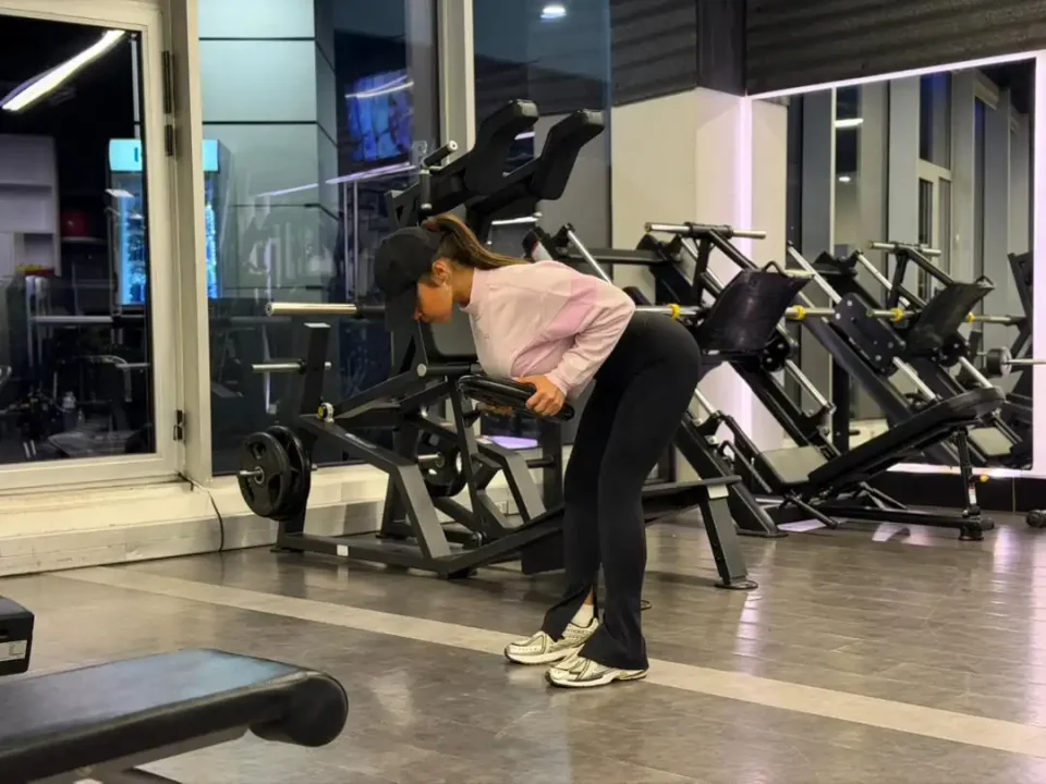 آموزش حرکت سلام ژاپنی با صفحه + ویدیو آموزشی و تعداد ست ها مناسب