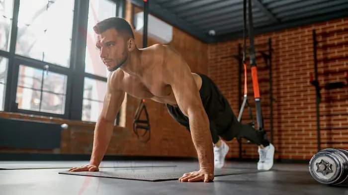 پلانک جک از حرکات هوازی شکم