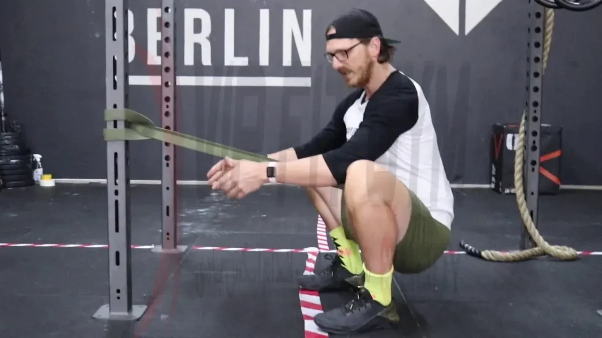 آموزش حرکت اسکوات کمکی با عکس و فیلم