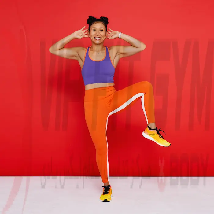 آموزش حرکت کرانچ از پهلو ایستاده