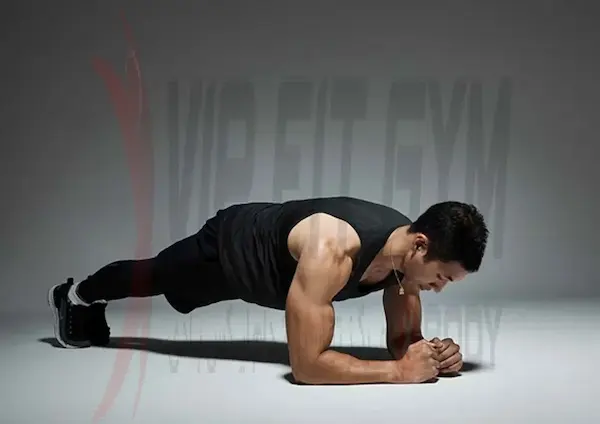 پلانک از حرکات شکم با وزن بدن