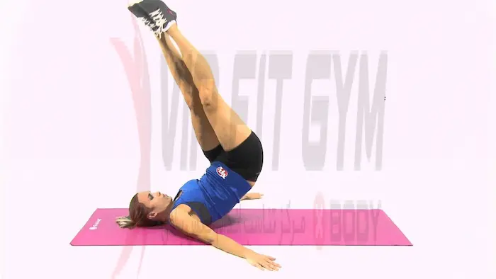 چرخش مارپیچی پاها برای شکم ساعت شنی