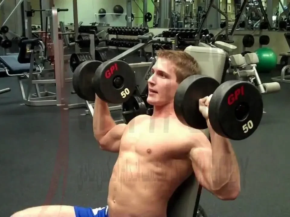 آموزش حرکت پرس سرشانه دمبل ایستاده و نشسته + فیلم