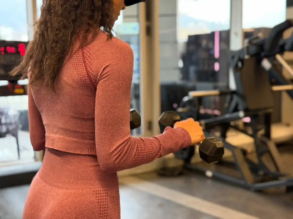 آموزش حرکت ساعد دمبل